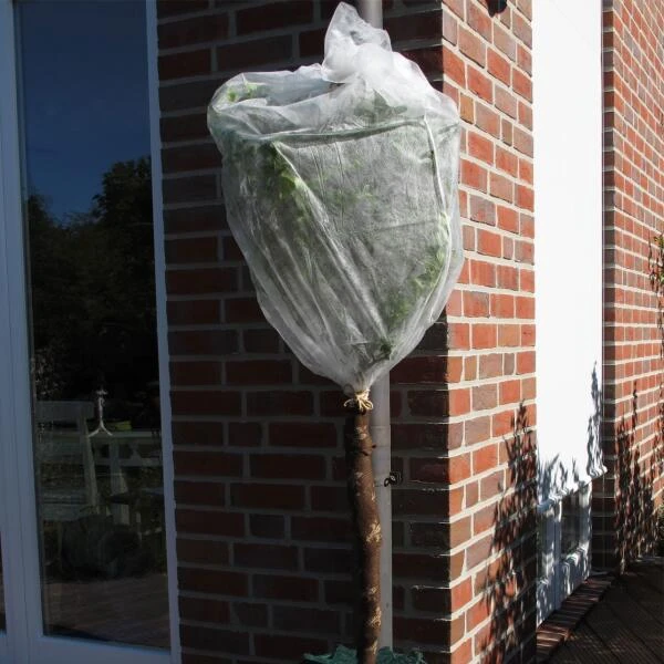 Vorsthoes rozen - 80 × 75 cm - set van 2 stuks Vorsthoes Rozen - 80 × 75 Cm - Set Van 2 Stuks -Outdoor Tuinonderhoudswinkel wintervlies rozen 1486656722 1 600